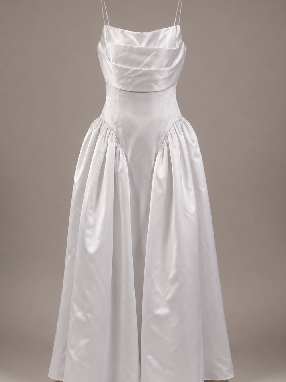 Elegant White Long-Sleeve Satin Evening Dress